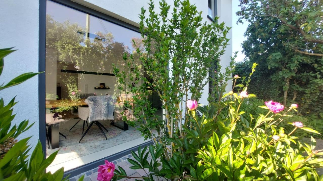 Adenauer Zwoelf - Das 5 Sterne Ferienhaus Mit Sauna Und Garten Am Eifelsteig Kerpen  Exterior foto